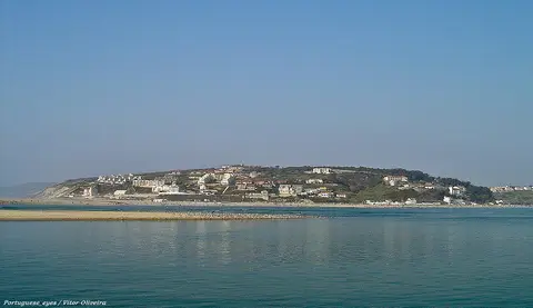 Vista da Lagoa de Óbidos a partir do Bom Sucesso, com a Foz do Arelho ao fundo