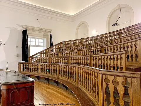 Anfiteatro de madeira do Laboratório Chímico no Museu da Ciência da Universidade de Coimbra