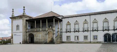 Fachada do Museu Francisco Tavares Proença Júnior, antigo Paço Episcopal de Castelo Branco