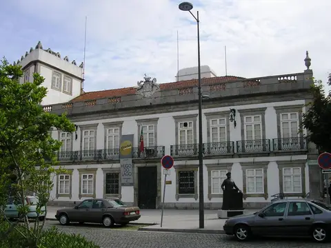 Fachada do Palacete dos Viscondes de Balsemão, sede do Museu Municipal de Numismática, no Porto